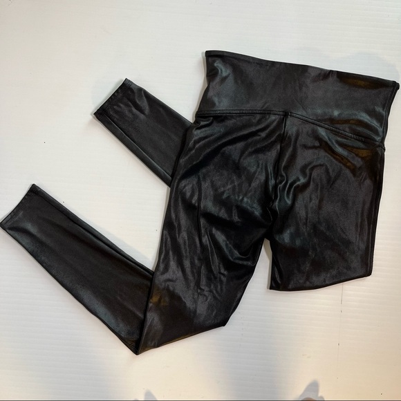 Spanx Faux Leather Pull On Leggings Pants Women’s Lg Black High Rise EUC - Picture 4 of 4